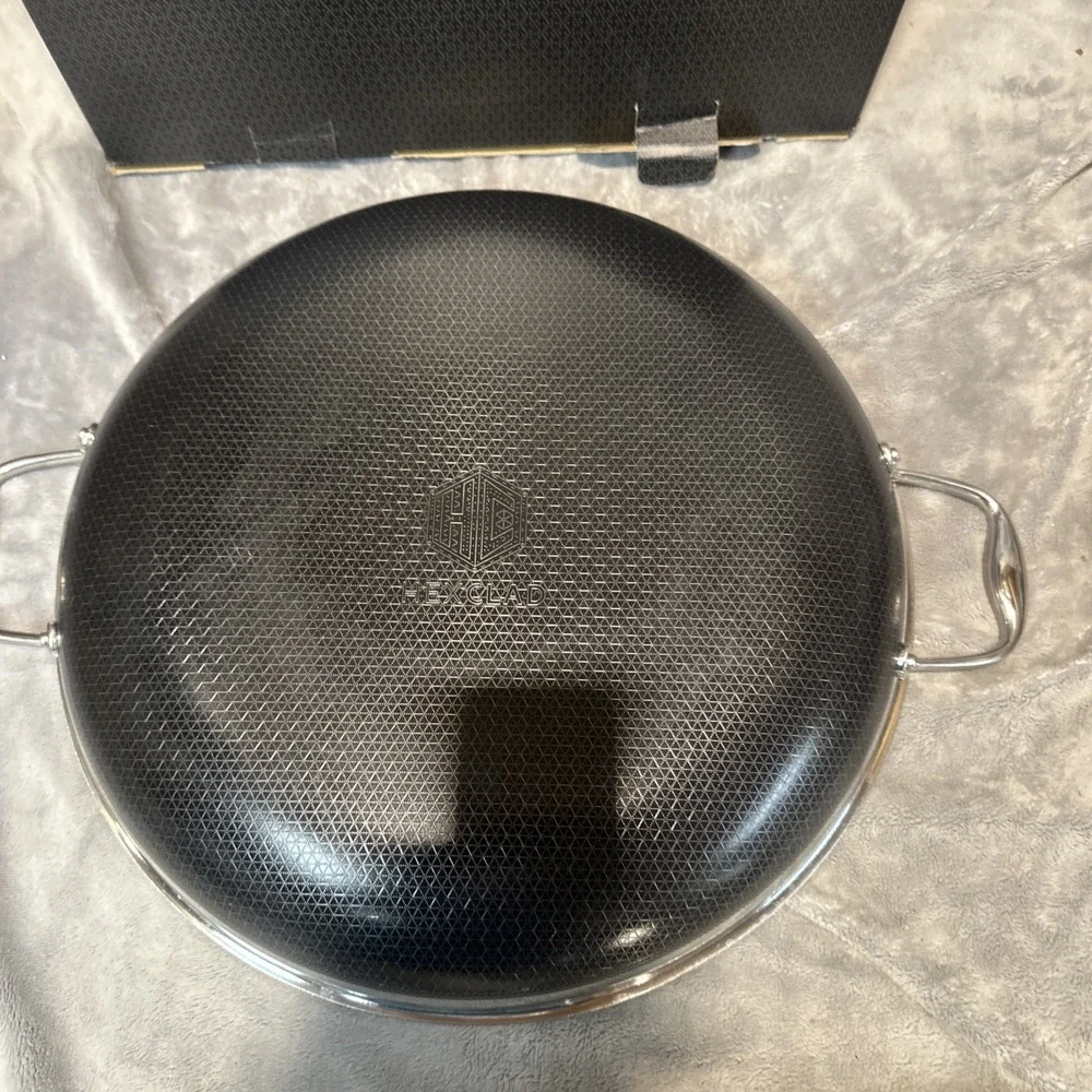 HexClad Hybrid Nonstick 14-Inch Frying Pan with Stainless Steel Lid, Stay-Cool H